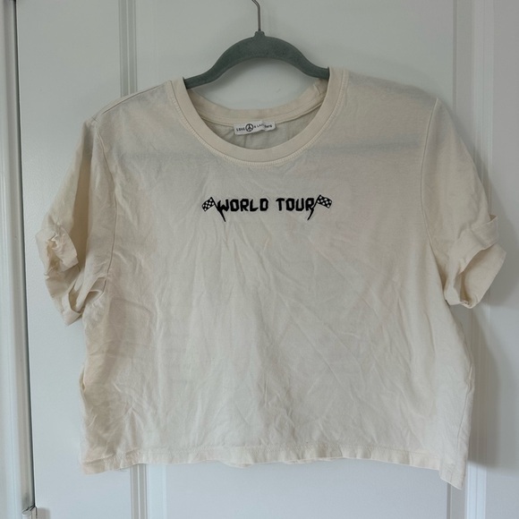 Love & Lazy Days World Tour Grand Pre Graphic Crop Top T-Shirt - Picture 1 of 4